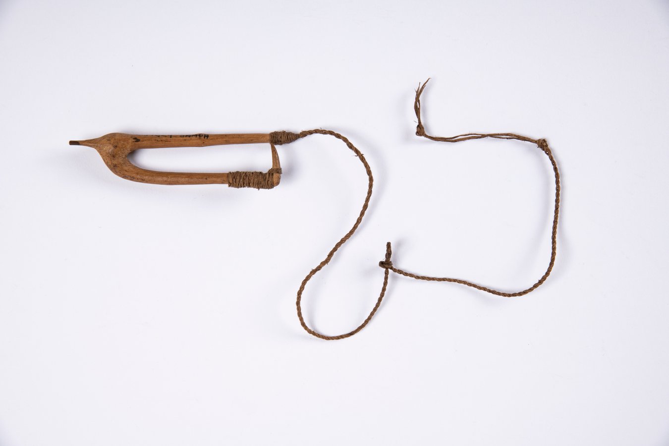 Samoa Rope Sāmoan fish hooks - The Australian Museum