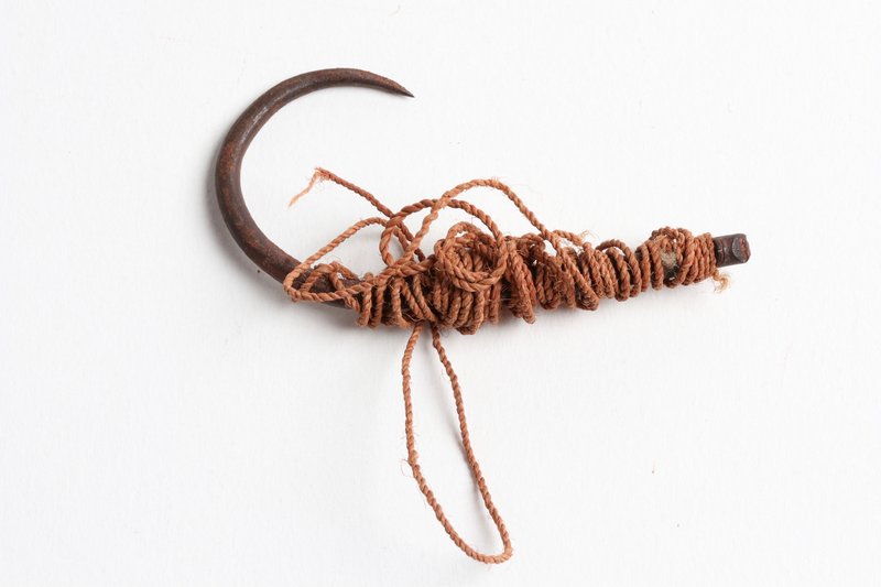 Mornington Island fish hook bound with twisted hibiscus fibre line.