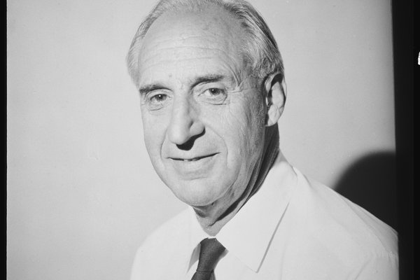 AMS391/M02314 [Portrait of Courtenay Smithers]