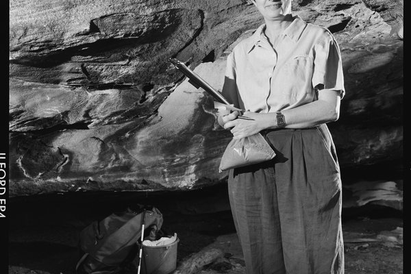 AMS391/M08270 Val Attenbrow, Anthropology department, Australian Museum