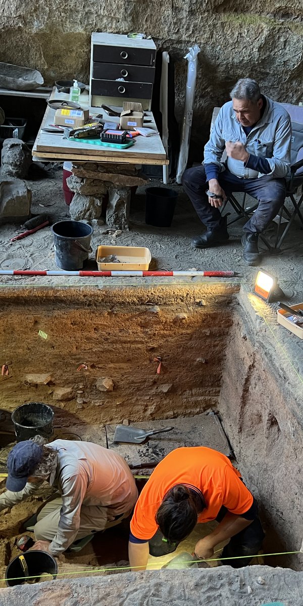 Australian Museum expedition to the Dargan Shelter with First Nations community and Dr Amy Way.