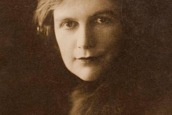 Dorothea Mackellar, 1927.