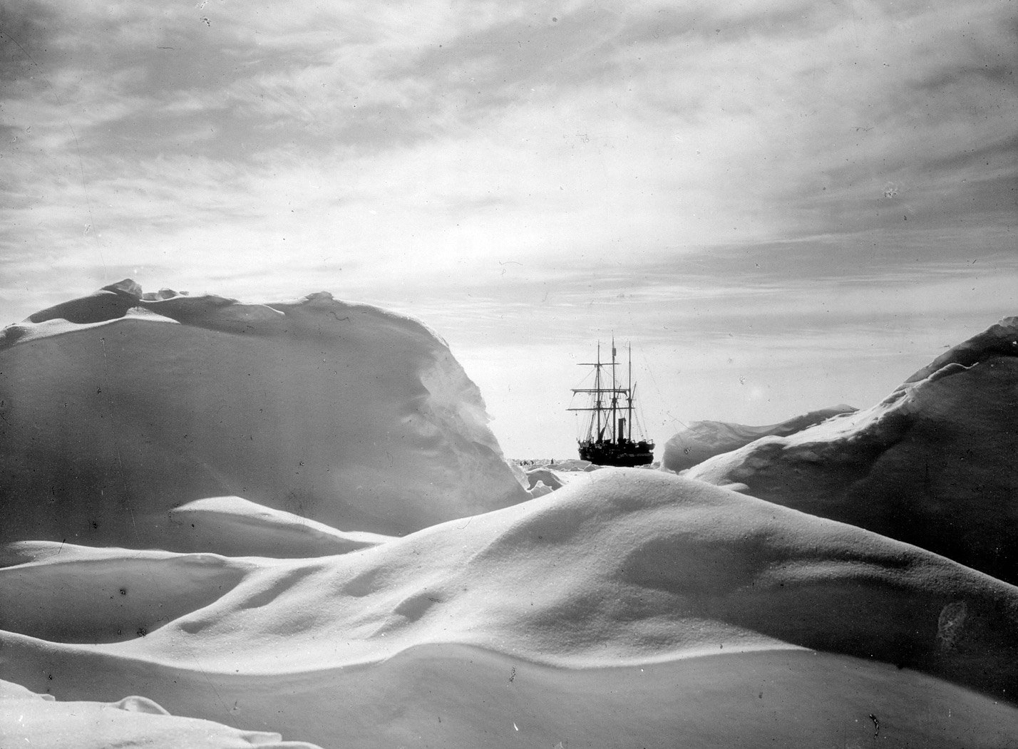 Frank-Hurley-Antarctica-2