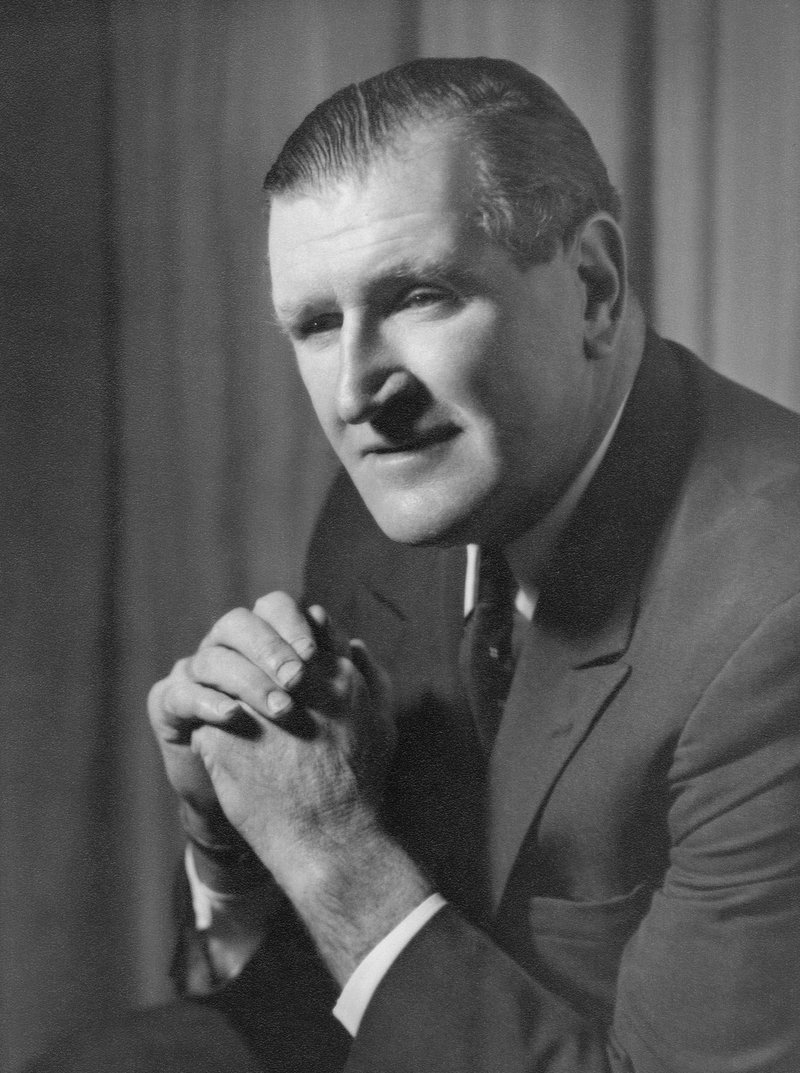 Sir Frank Packer, portrait