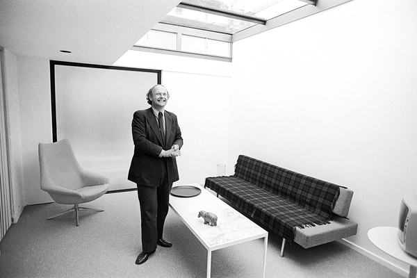 Glen Murcutt in his office