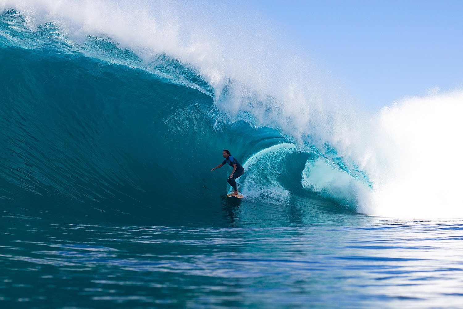Layne Beachley surfing