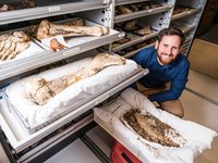 Matthew McCurry and baby Diprotodon jaw