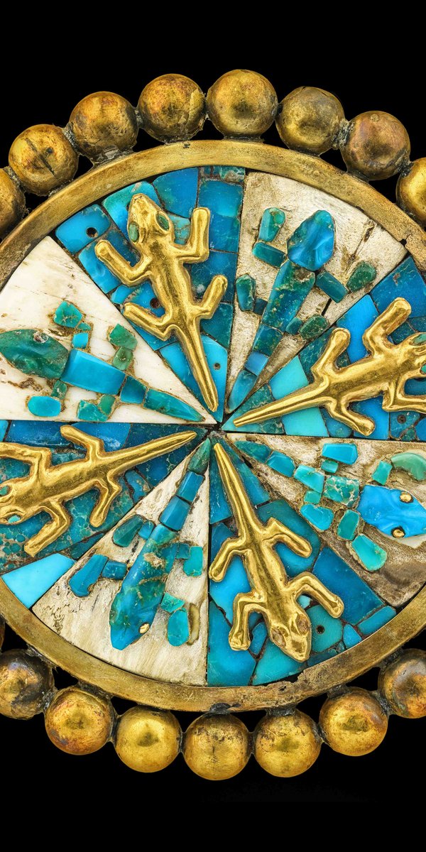Machu Picchu - Moche Ear ornament of gold, shell, and stone (turquoise or malachite), depicting eight iguanas. Four of the iguanas are gold and four are turquoise.