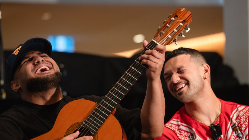Pasifika musicians performing in Wansolmoana