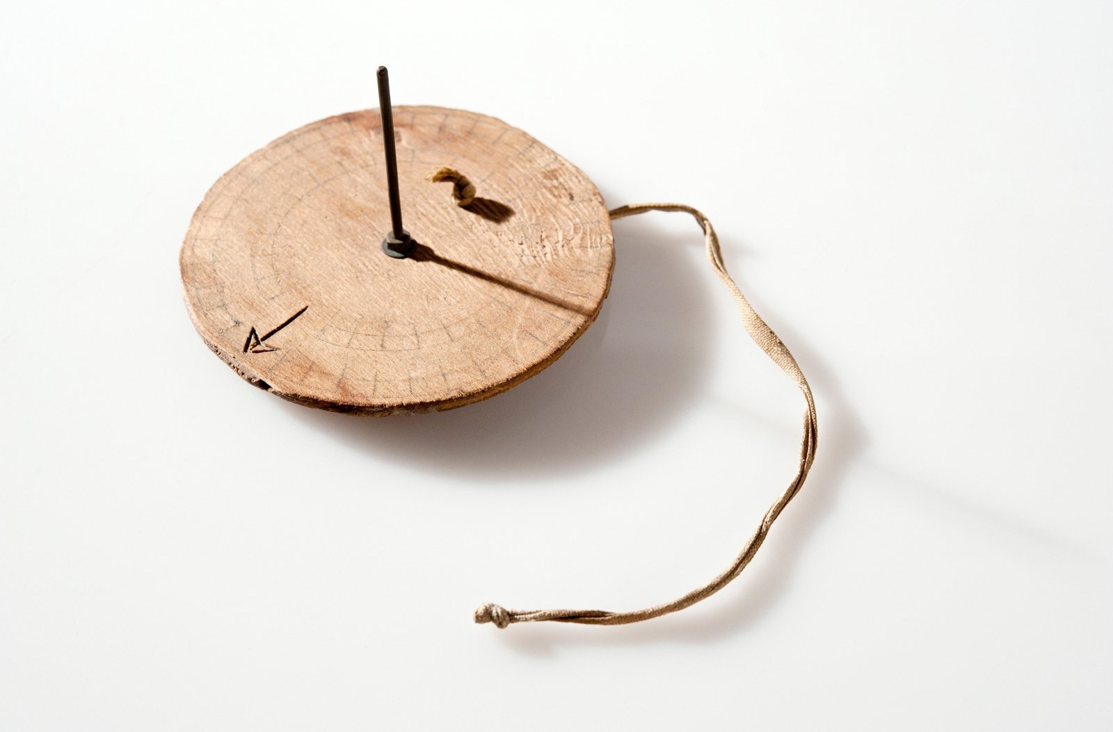 Sun compass. UR00005