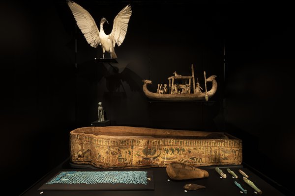 Theban mummy & coffin