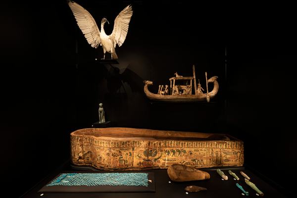Theban mummy & coffin