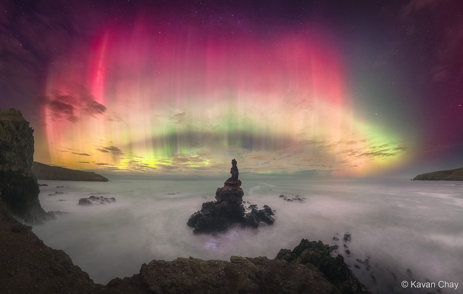 2025 Australian Geographic Nature Photographer of the Year. Runner Up Astrophotography: Crown of Light by Kavan Chay,