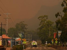 How extreme Aussie weather is fuelling 'eco-anxiety'