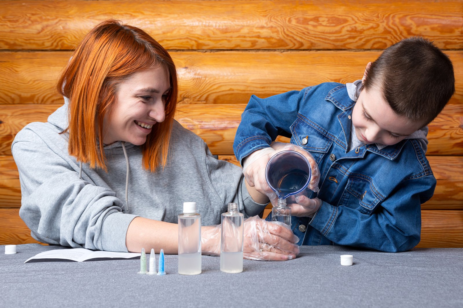 School holiday favourite STEM Together returns! Kids and adults team up to explore sound waves through hands-on challenges. Create sonic inventions and take home your creations!