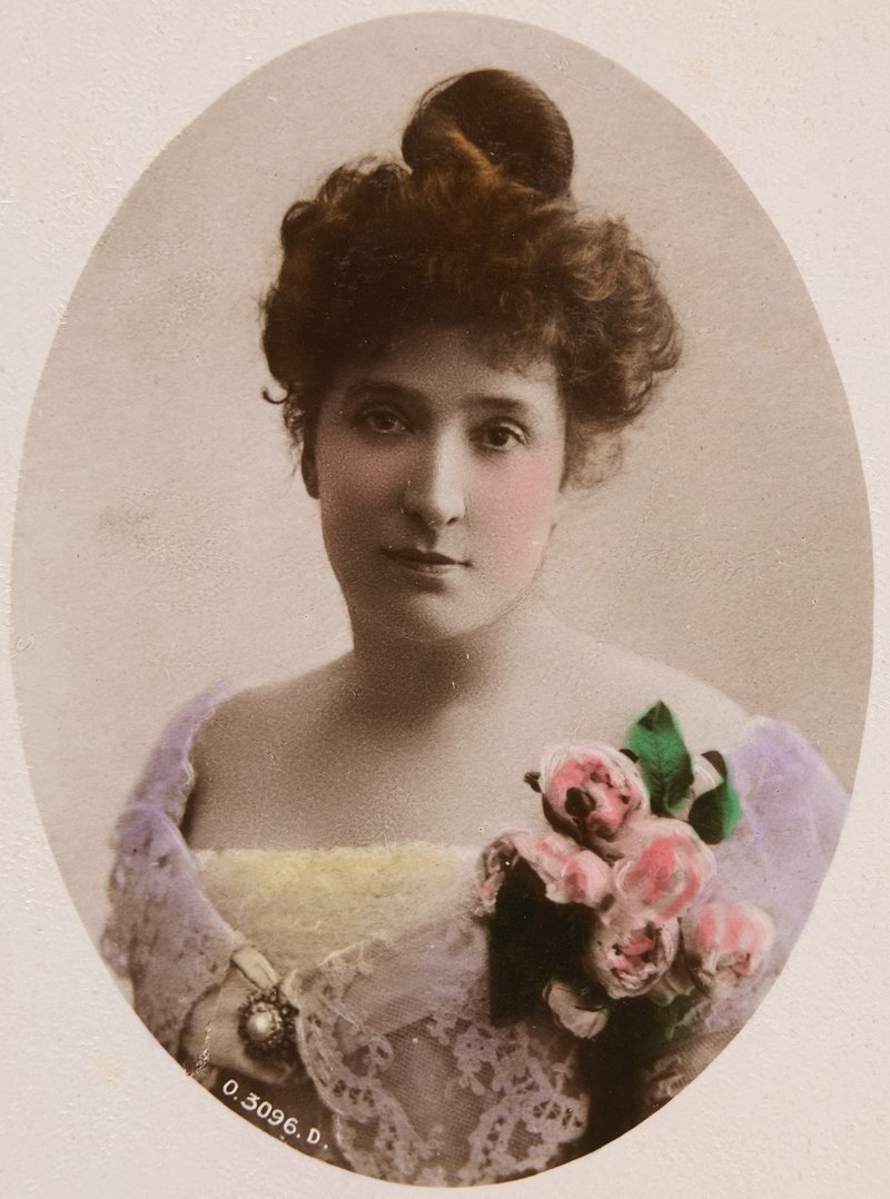Nellie Melba, portrait coloured