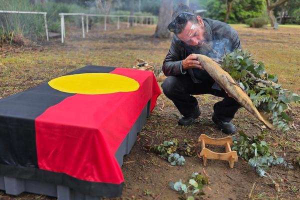 Warlpiri repatriation smoking ceremony